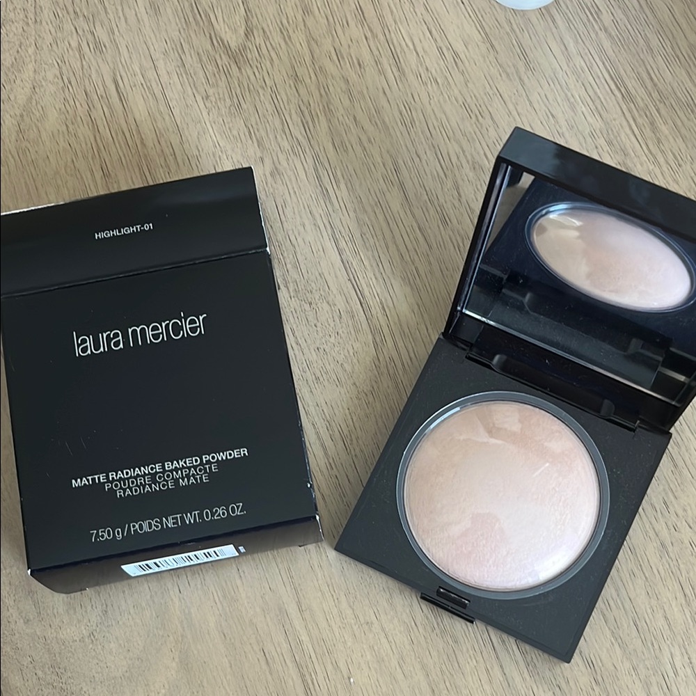 NIB Laura Mercier Matte Radiance Highlighter